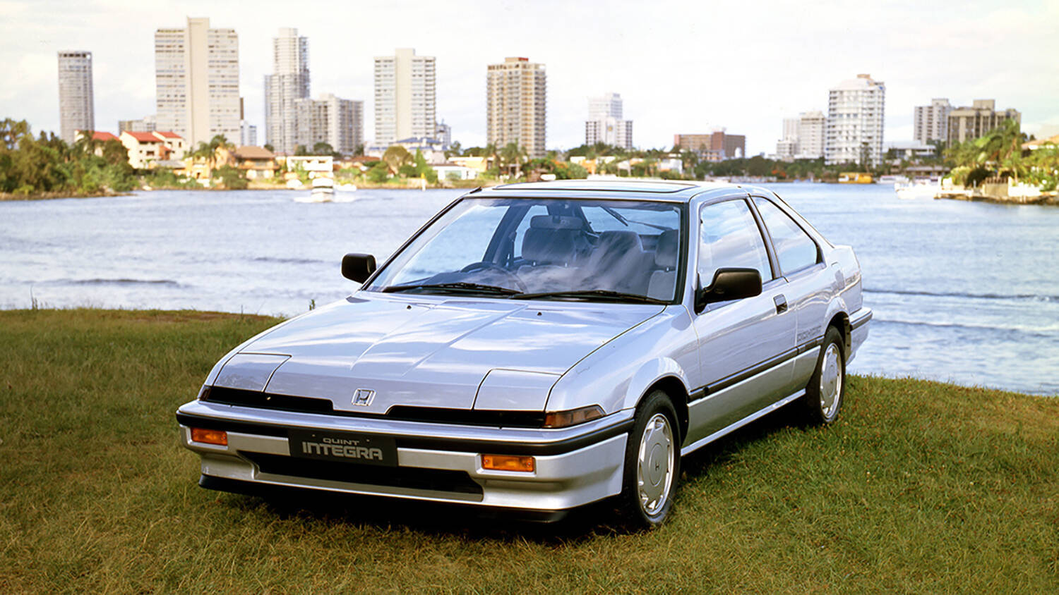 極上中古が出てきたら「30年来の相棒」への愛も揺れる４台！　あらゆる自動車に乗りまくっているプロが「超個人的に思い入れのあるクルマ」【すぎもとたかよし編】
