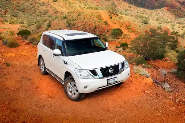 「御年69歳のランクル翁を超える日本車最長老がいた！　日産パトロールは72歳のご長寿車!!」の画像