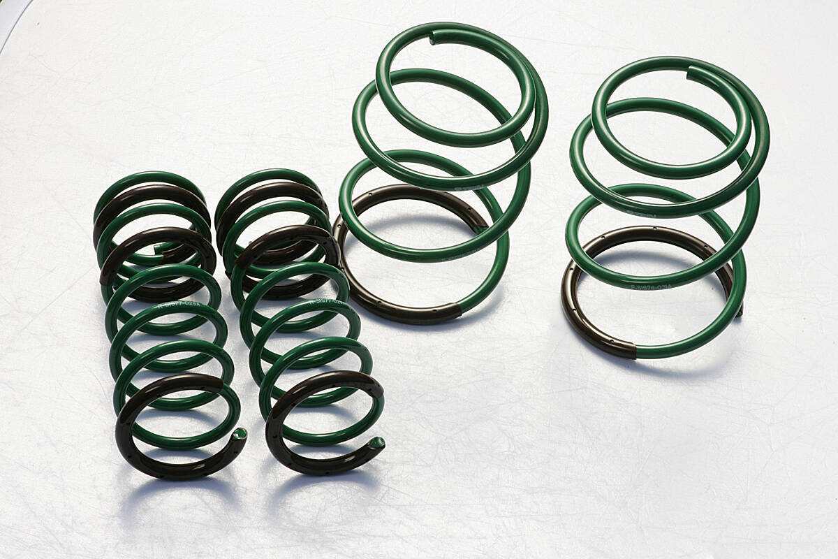 よく見るコイルスプリングだけじゃない！　板バネに空気バネなどクルマのサスペンションの「バネ」の種類と特徴