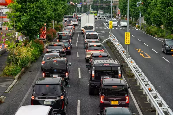 「目的地付近に到着しました」……って最後で見捨てるなよ！　運転中に思わずイラッとくる「あるある状況」３つ