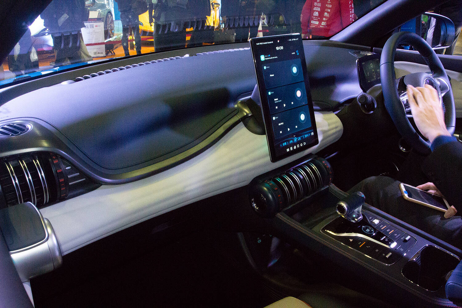 日本車に脅威を与えるクオリティを体感できる！　中国のEVメーカーBYDの３モデルが凄い【東京オートサロン2023】