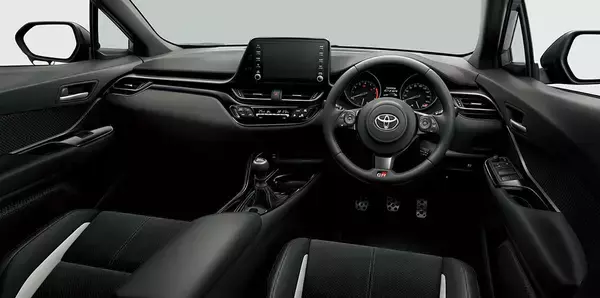「SUV界の異端児なのに大ヒット！　ついに生産終了する「C-HR」の歴史」の画像