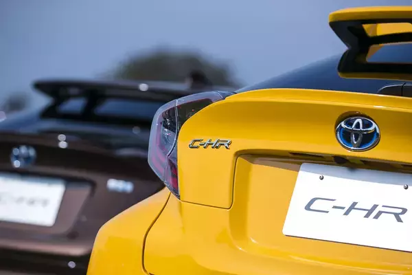 「SUV界の異端児なのに大ヒット！　ついに生産終了する「C-HR」の歴史」の画像