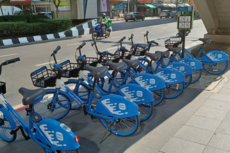 ラストワンマイルのラクチンな乗り物が選び放題！　日本じゃけっこう見かける「レンタル自転車」がアジアで成功しないワケ