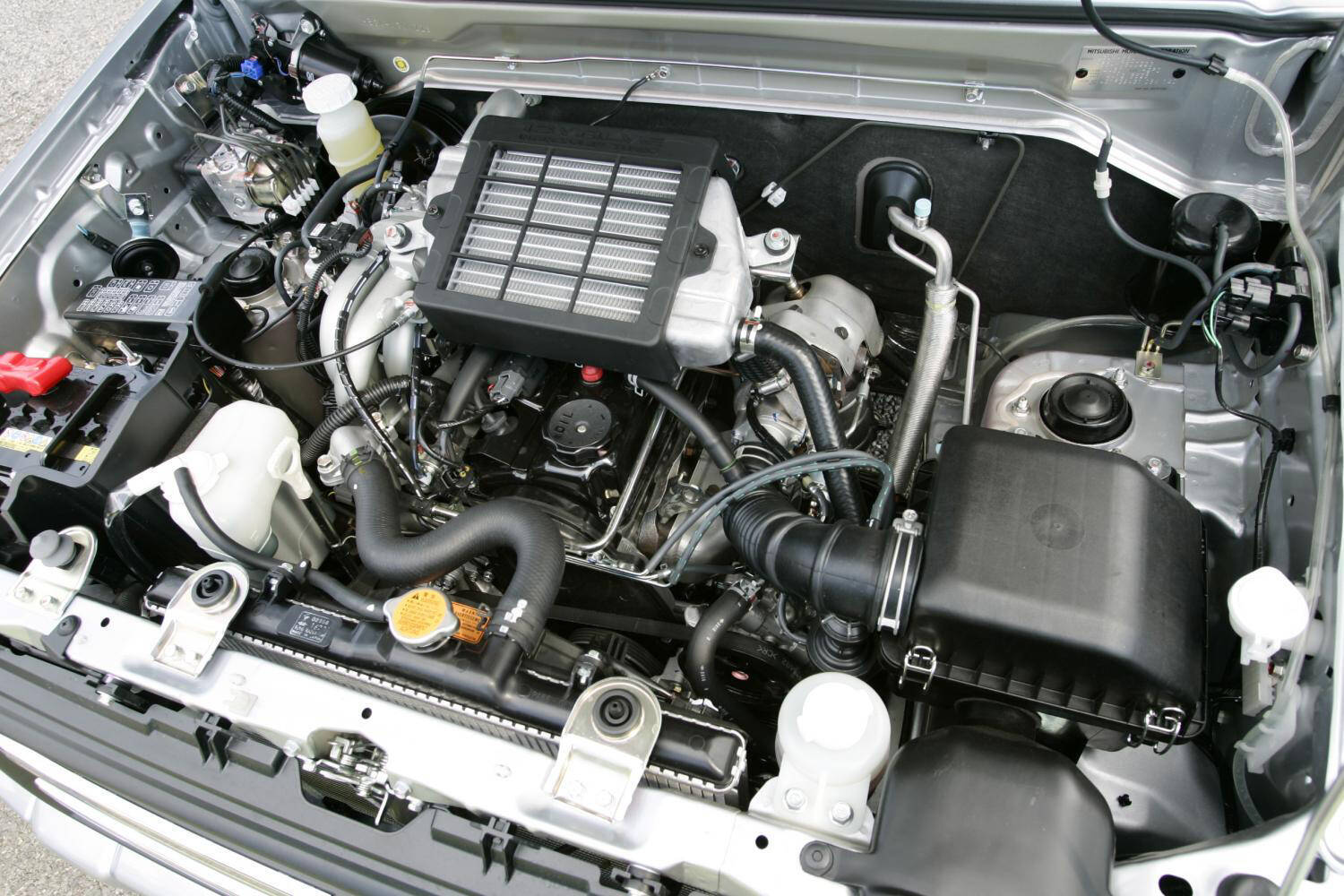 消える前に「買えるなら」迷わず買い！　レーシングドライバーが感銘を受けた市販車エンジン５選と搭載車