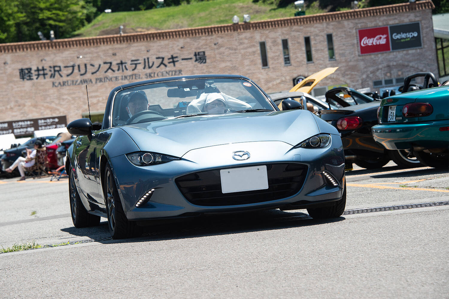 右も左もロードスターだらけ！　揃いも揃ったり1000台以上が集まる巨大ミーティングに潜入した