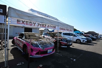 ジムカーナといえばMT……なんて時代じゃない！　超有名ドライバーが力を入れる「AT＋電動駐車ブレーキ」カテゴリーがいま激熱だった