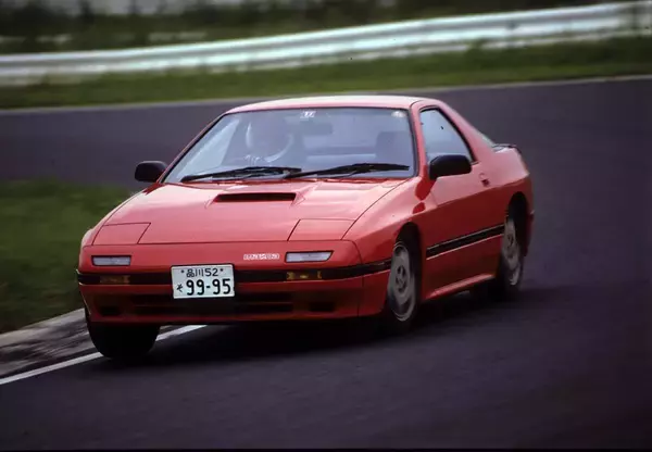 「オレたちの崇める「神グレード」が！　他メーカーでシレッと使われた悲しい「グレード名」のクルマたち」の画像