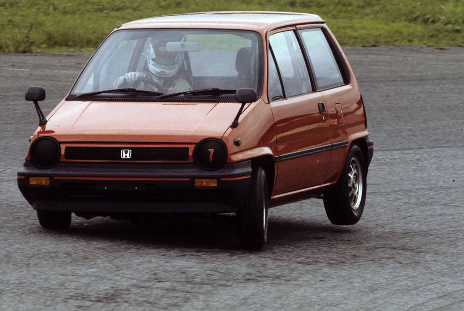 オレたちの崇める「神グレード」が！　他メーカーでシレッと使われた悲しい「グレード名」のクルマたち