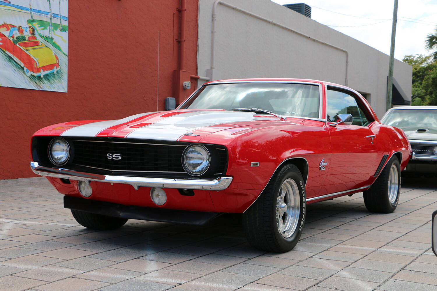 オレたちの崇める「神グレード」が！　他メーカーでシレッと使われた悲しい「グレード名」のクルマたち