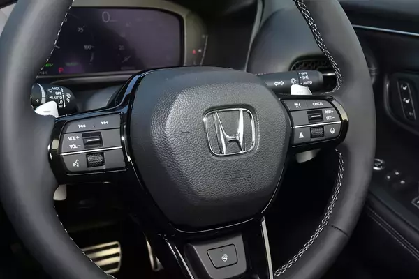 「新車購入時に迷ったらコレだけは付けておけ！　ガチで使える「オプション装備」５選」の画像