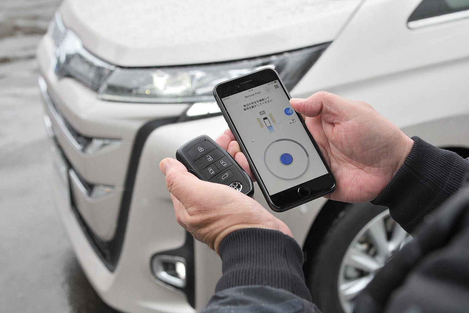 「別に要らない」がいつしか必須に！　いまじゃ手放せないほど大進化を果たしたクルマの装備４選