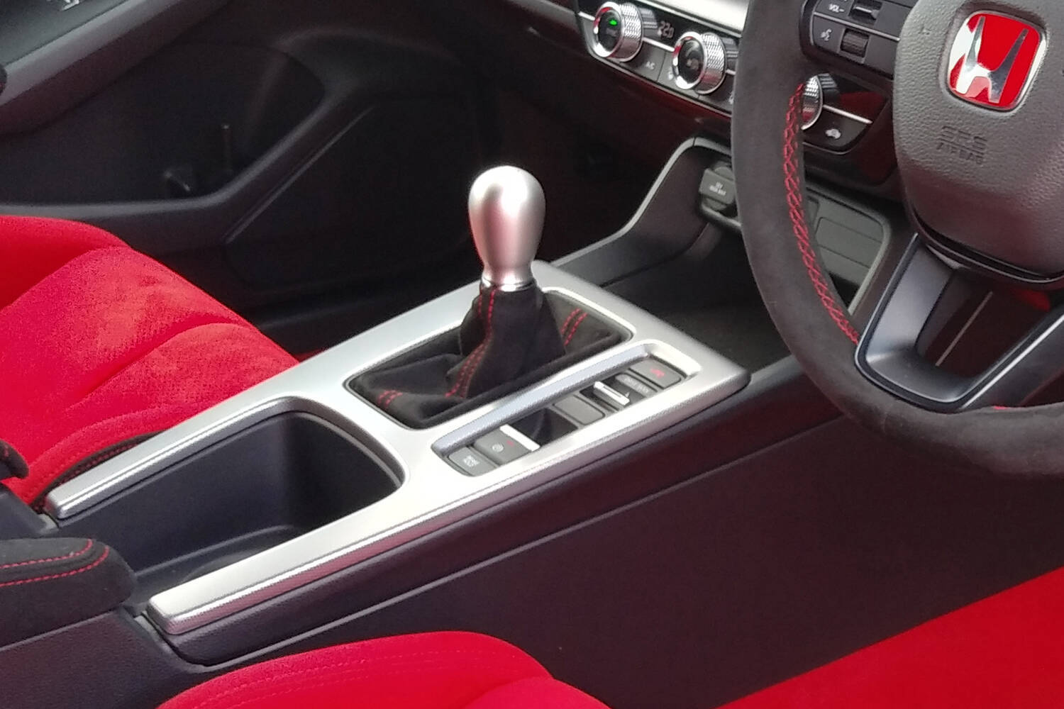 速さならいまやATが上！　それでもシビック・タイプＲが「MT」を採用するワケ