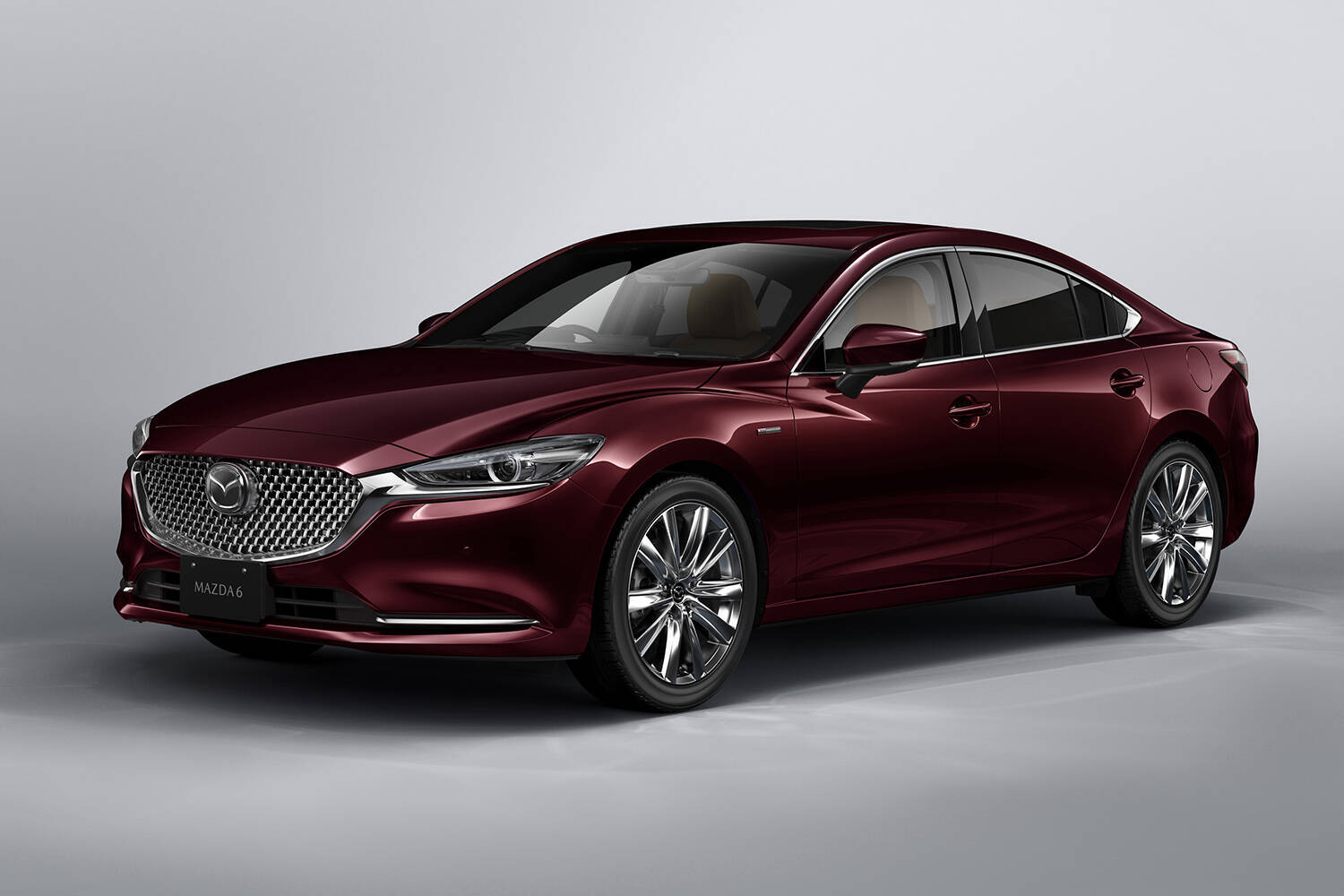 マツダのフラッグシップモデル「MAZDA6」が商品改良！　20周年を記念した特別仕様車も追加