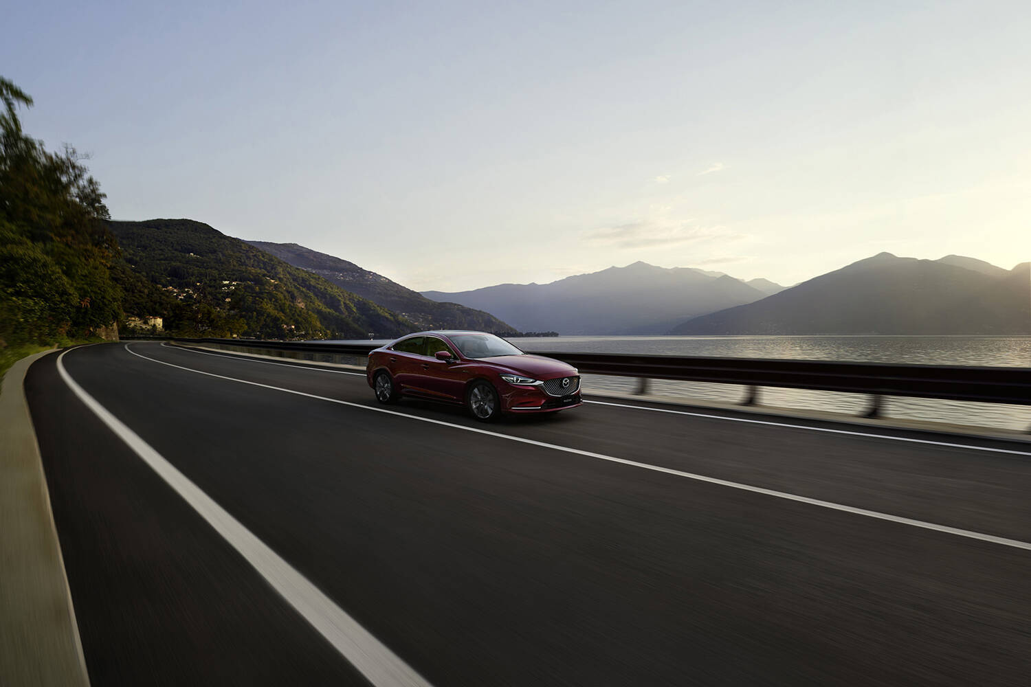 マツダのフラッグシップモデル「MAZDA6」が商品改良！　20周年を記念した特別仕様車も追加