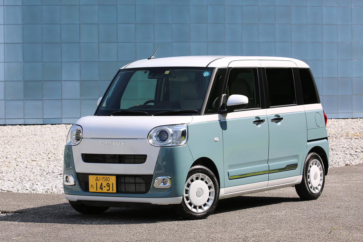 新車販売現場ではお客の反応が「いまひとつ」！　将来への不安と納期遅延が「新車購入」に及ぼす影響