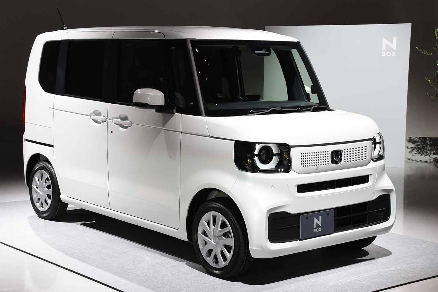 給料は上がらず物価は高騰！　現代の国民車を考えてみたら昔よりも「グレードダウン」していた