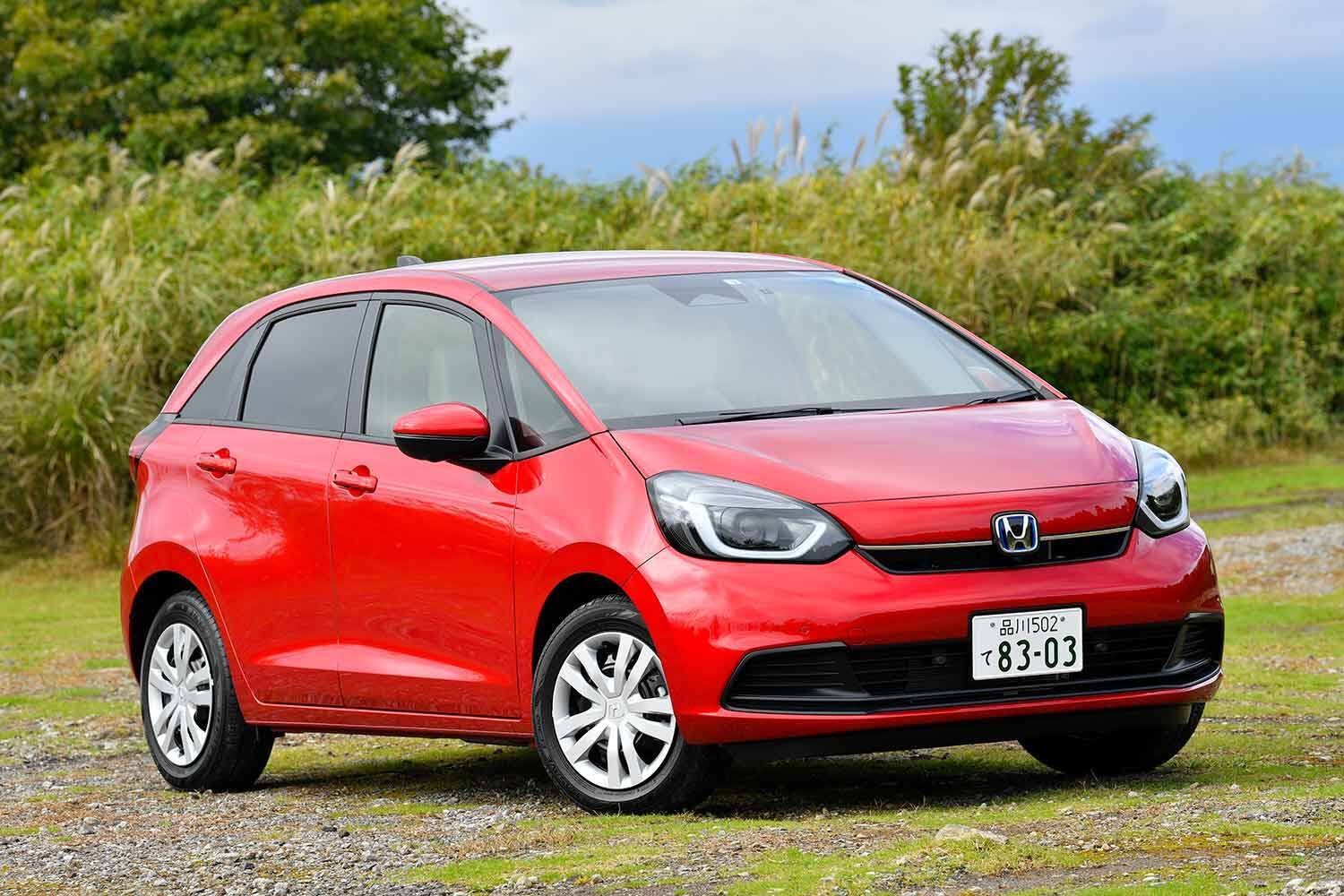 給料は上がらず物価は高騰！　現代の国民車を考えてみたら昔よりも「グレードダウン」していた