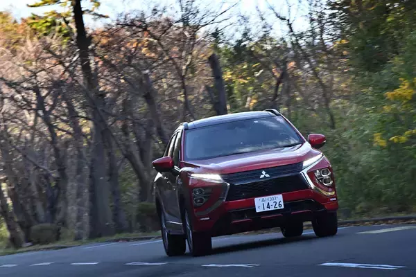 「クラウンもアルファードもN-BOXも質感が高まる！　ヨコハマの新コンフォートタイヤ「アドバンdb V553」の進化にレーシングドライバーも舌を巻いた」の画像