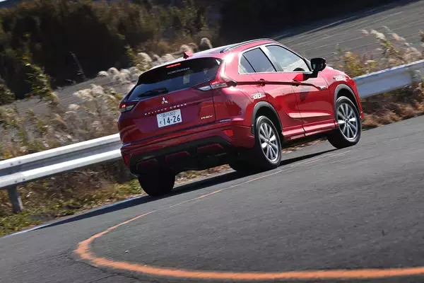 「クラウンもアルファードもN-BOXも質感が高まる！　ヨコハマの新コンフォートタイヤ「アドバンdb V553」の進化にレーシングドライバーも舌を巻いた」の画像