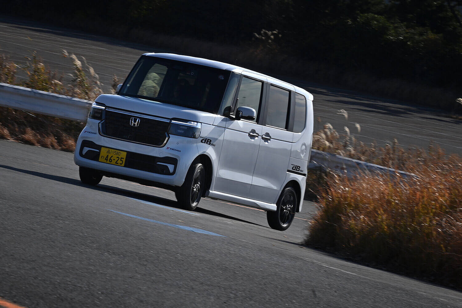 クラウンもアルファードもN-BOXも質感が高まる！　ヨコハマの新コンフォートタイヤ「アドバンdb V553」の進化にレーシングドライバーも舌を巻いた