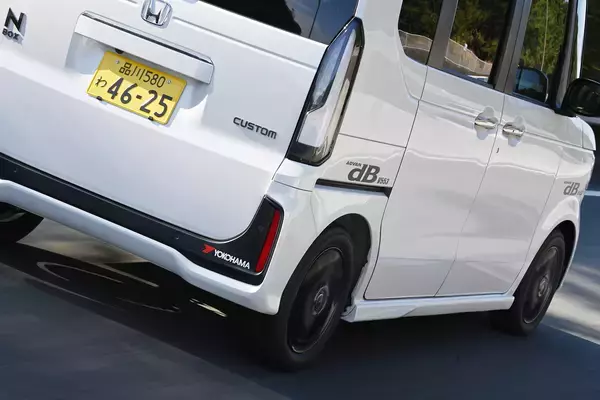 「クラウンもアルファードもN-BOXも質感が高まる！　ヨコハマの新コンフォートタイヤ「アドバンdb V553」の進化にレーシングドライバーも舌を巻いた」の画像