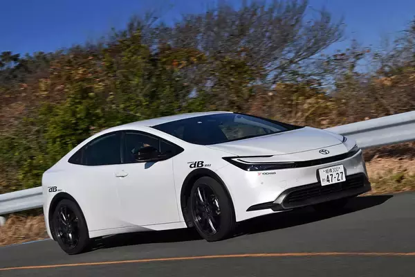 「クラウンもアルファードもN-BOXも質感が高まる！　ヨコハマの新コンフォートタイヤ「アドバンdb V553」の進化にレーシングドライバーも舌を巻いた」の画像