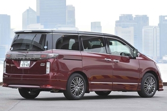 月販わずか130台ってアルヴェルの２％だぞ！　このご時世にハイブリッドもなし！　それでも日産エルグランドが新型を出さずに売り続けられるワケ