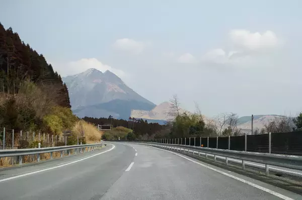 「自然の猛威には勝てません！　日本全国「雨・雪・霧・波・風」などで「通行止め」になりやすい脆弱な高速道路を調べてみた」の画像