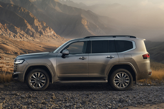 ランクル初のハイブリッドモデルが爆誕！　790Nmのビッグトルクで日本導入が待ち切れん!!