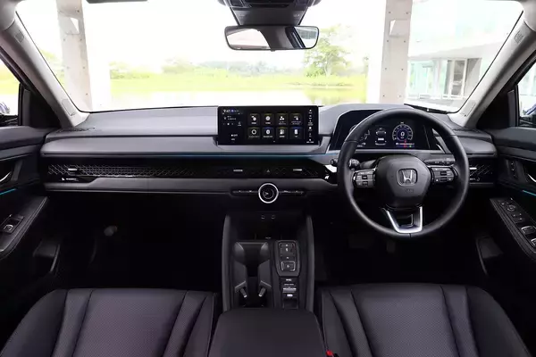 「2024年日本導入決定の「ホンダ・アコード」を実車で確認！　いまわかっている情報全部みせ」の画像
