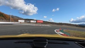 ノーマルで300km/hを記録する市販車も！　日本屈指の国際サーキットの走り方をレーシングドライバーが伝授