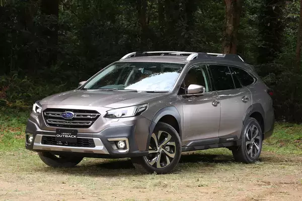 「4WDや水平対向エンジンが特徴！　スバルの歴代SUVモデルを振り返る」の画像