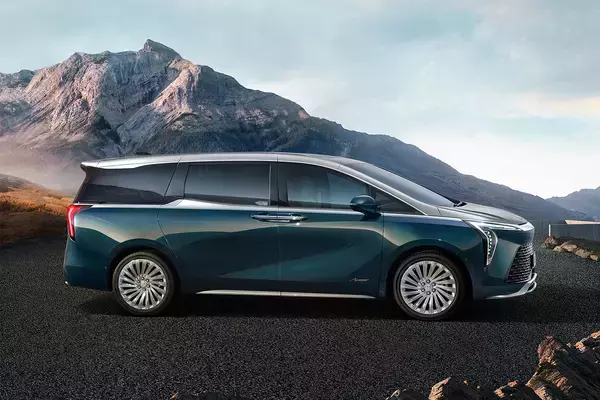 中国でトヨタじゃない「センチュリー」がGMから登場！　打倒レクサスLMの超高級ミニバンの中身