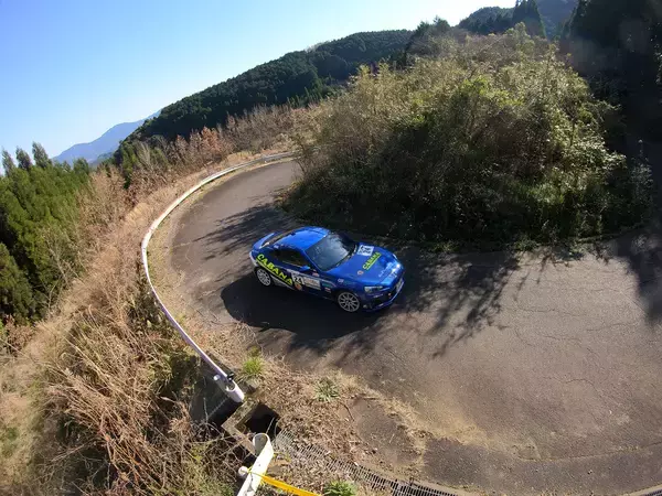 「レースの久保凛太郎が３年ぶりにラリー復帰！　初戦で早くも「ムラっ気」全開の“久保劇場”が炸裂」の画像