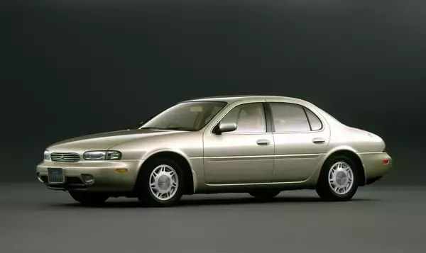 芸術は爆発……だが売れ行きは爆発しなかった！　美しいデザインでもダメだった残念なクルマ５選