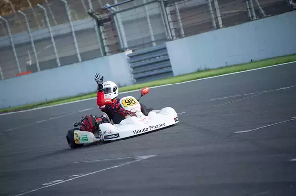 「手軽だが本格的！　感動はスーパーGTと変わらない！　カート初心者編集部員がもてぎのフルコースカートレース「K-TAI」に参戦してみた」の画像