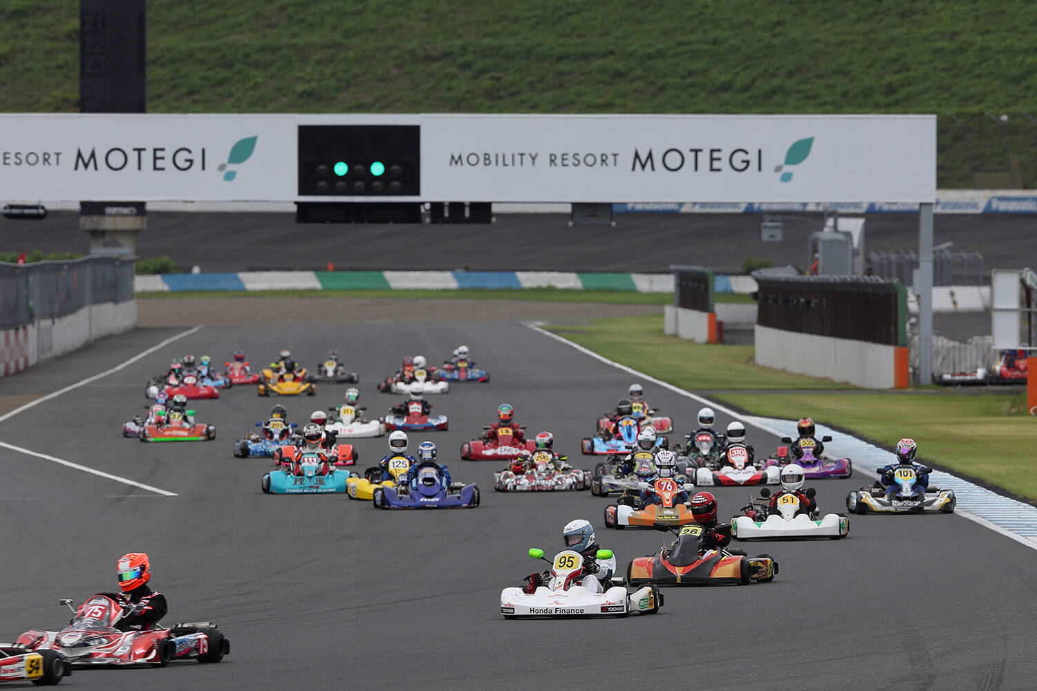 手軽だが本格的！　感動はスーパーGTと変わらない！　カート初心者編集部員がもてぎのフルコースカートレース「K-TAI」に参戦してみた