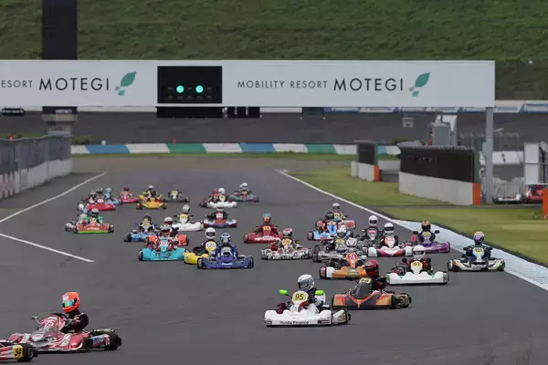「手軽だが本格的！　感動はスーパーGTと変わらない！　カート初心者編集部員がもてぎのフルコースカートレース「K-TAI」に参戦してみた」の画像