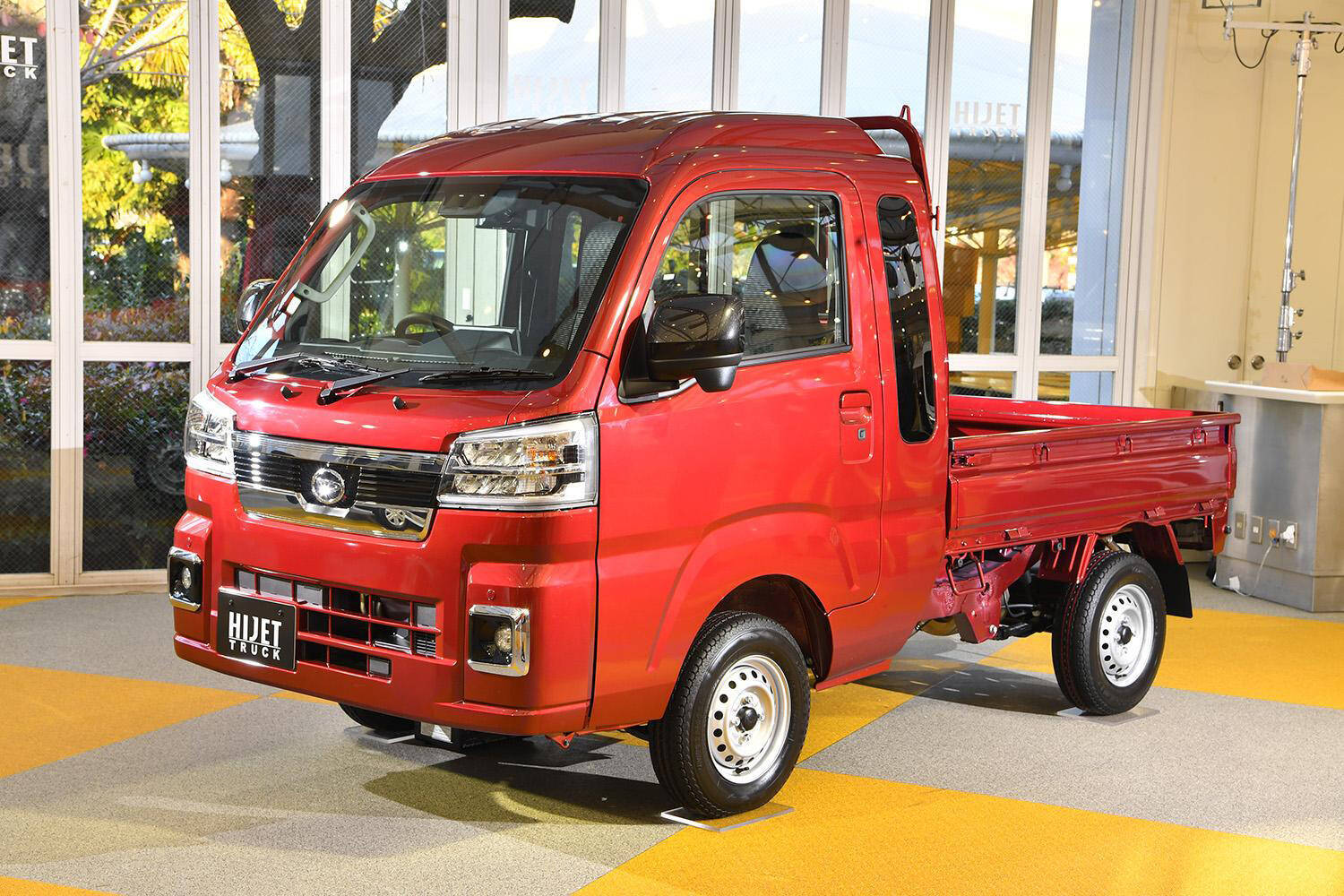 若い「商用車」乗りにデキのいい「実用車」！　独断と偏見で「運転巧者」が多く乗ってるクルマを考えてみた