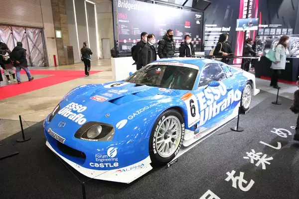 「「Ｚ・NSX・スープラ」GT500のチャンピオンマシン３台を堂々展示！　ブリヂストンの輝かしい「レースの歴史」が熱い【東京オートサロン2023】」の画像