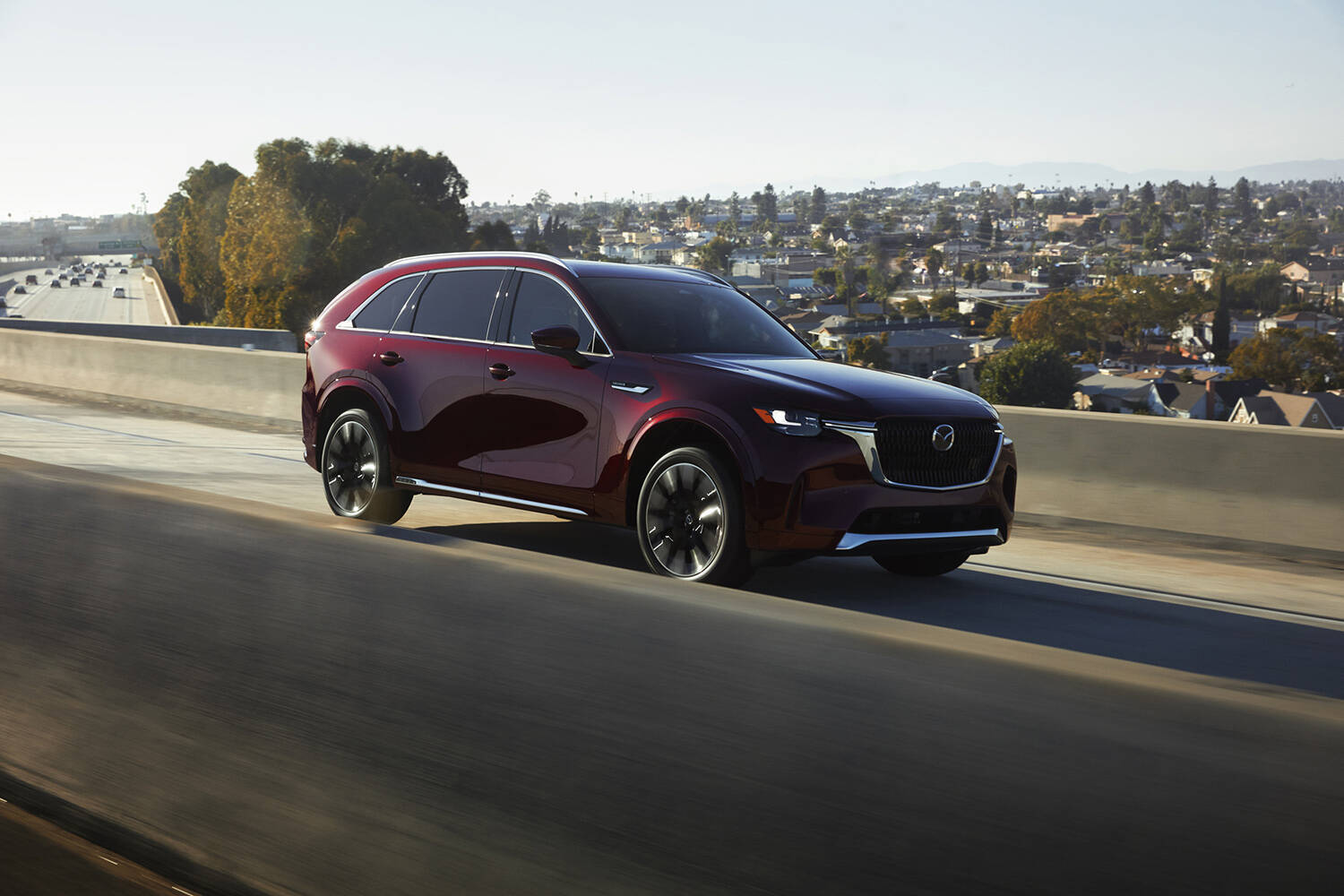 日本では買えない3列シートのフラッグシップSUVは約520万円から！　マツダCX-90を北米市場で初お披露目
