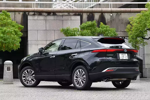 「日本車は手堅いなんて誰がいった？　犠牲を払ってでも「攻めに攻めた」敬服必至のクルマ３台」の画像