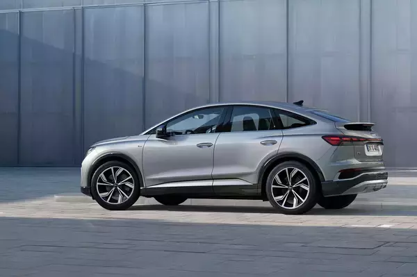 「待望のEV第3弾が日本上陸間近！　新型アウディQ4 e-tron／Q4スポーツバックe-tronを発表」の画像