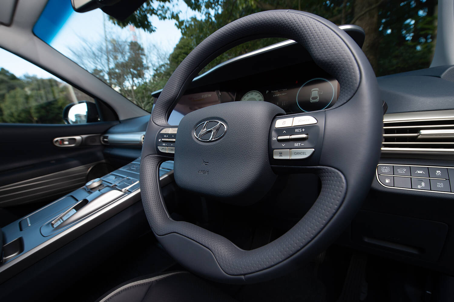 【試乗】日本再上陸の「ヒョンデ」が放つ２台の走りは合格点だった！　課題は「アフターサービス」と「インフラ」