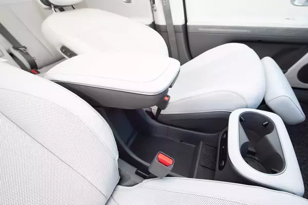 「【試乗】日本再上陸の「ヒョンデ」が放つ２台の走りは合格点だった！　課題は「アフターサービス」と「インフラ」」の画像