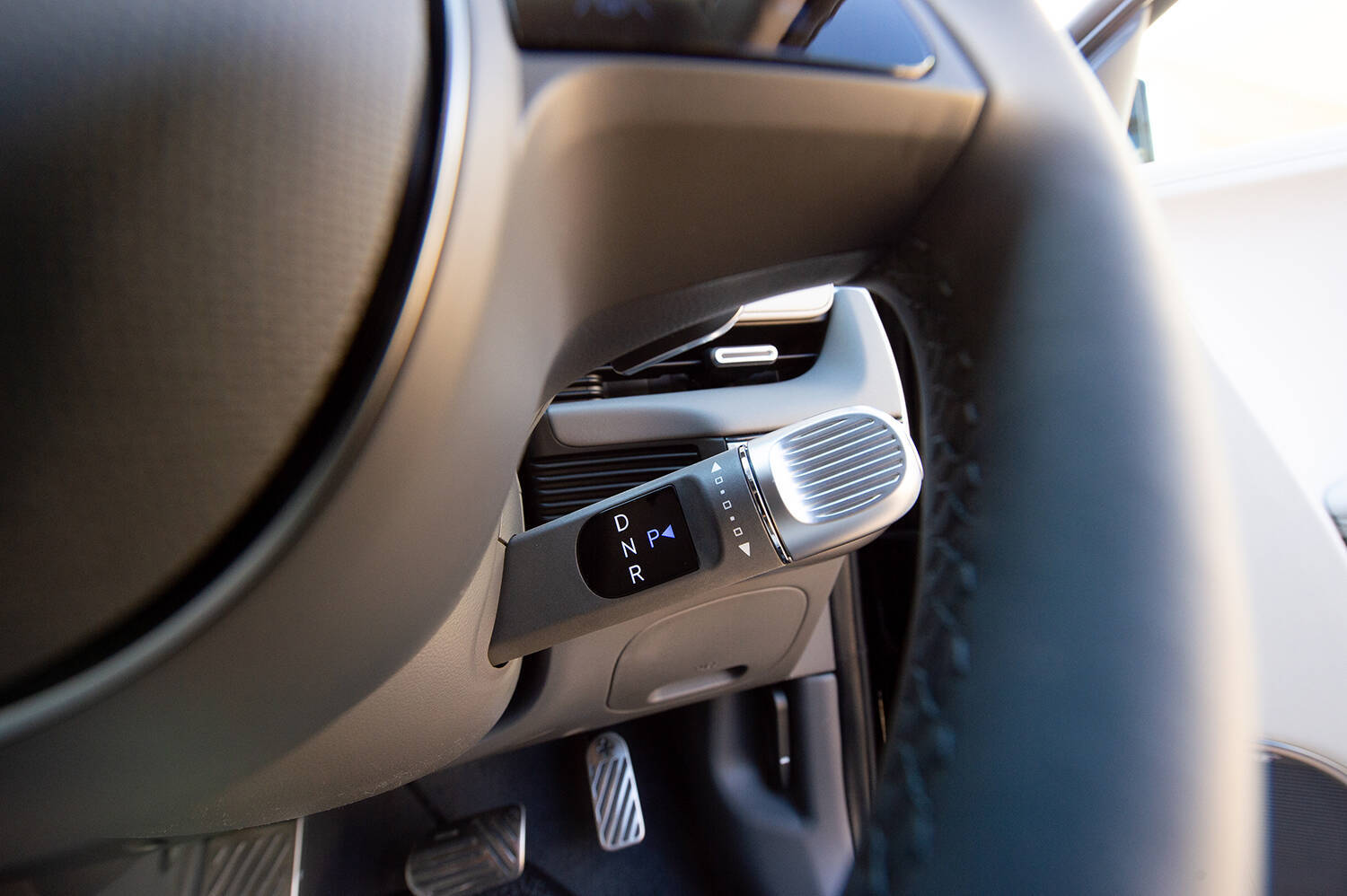 【試乗】日本再上陸の「ヒョンデ」が放つ２台の走りは合格点だった！　課題は「アフターサービス」と「インフラ」