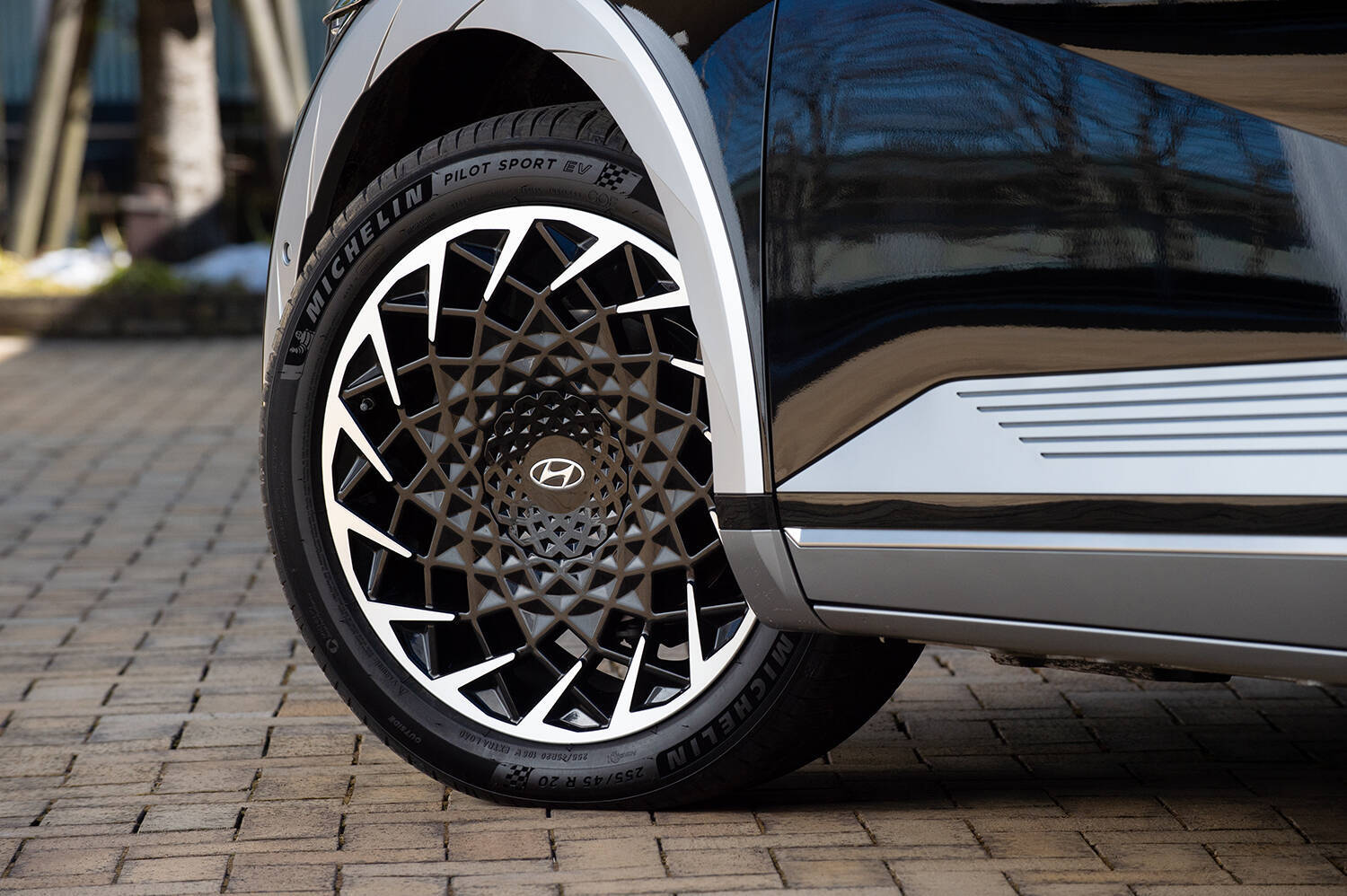 【試乗】日本再上陸の「ヒョンデ」が放つ２台の走りは合格点だった！　課題は「アフターサービス」と「インフラ」