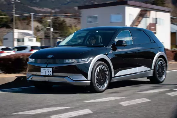 「【試乗】日本再上陸の「ヒョンデ」が放つ２台の走りは合格点だった！　課題は「アフターサービス」と「インフラ」」の画像