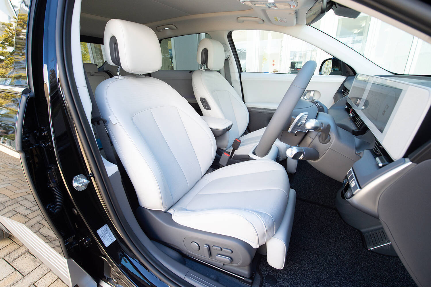 【試乗】日本再上陸の「ヒョンデ」が放つ２台の走りは合格点だった！　課題は「アフターサービス」と「インフラ」